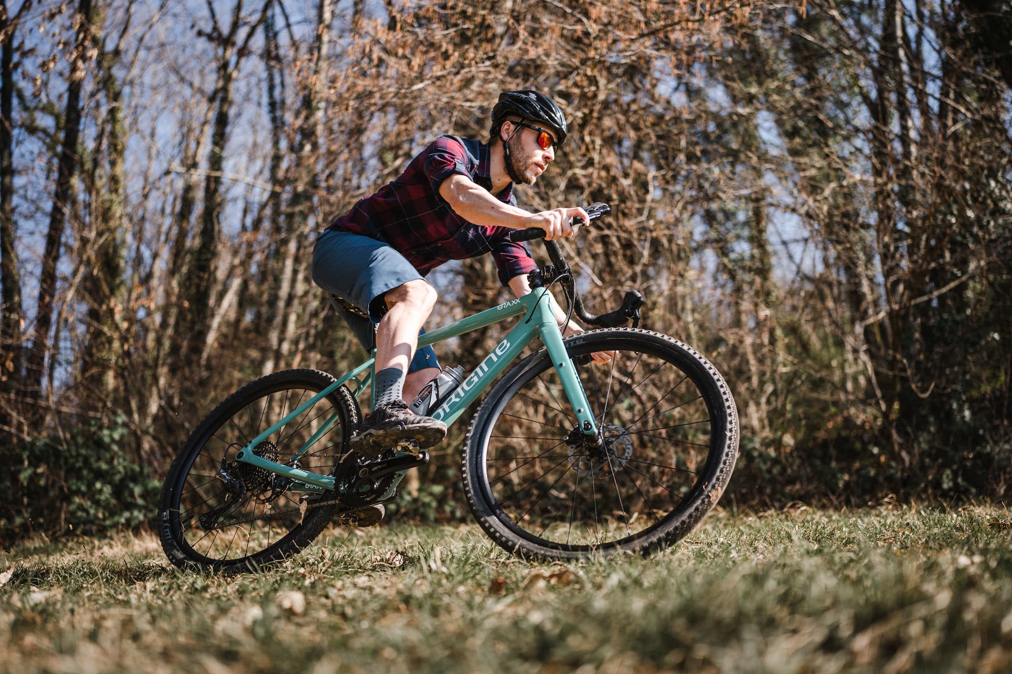 un gravel, deux paires de roues un gravel, deux paires de roues