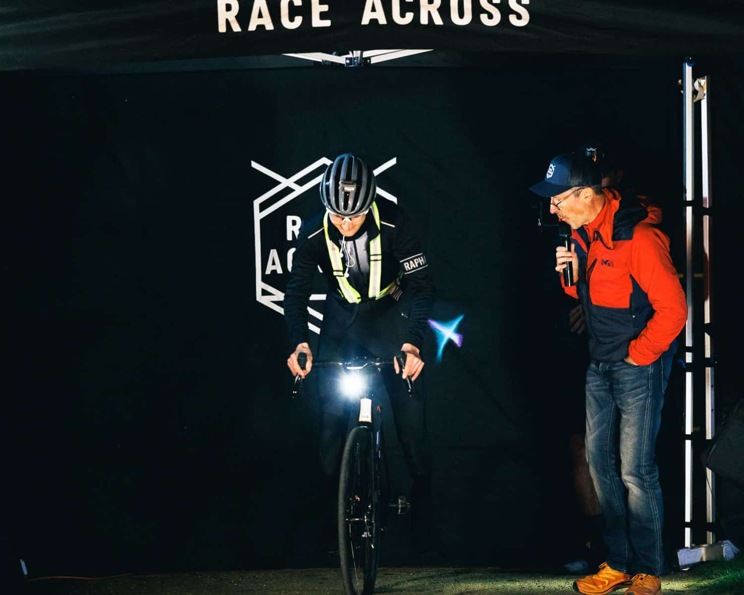 Valentin Van Overloop au départ de la Race Across Paris