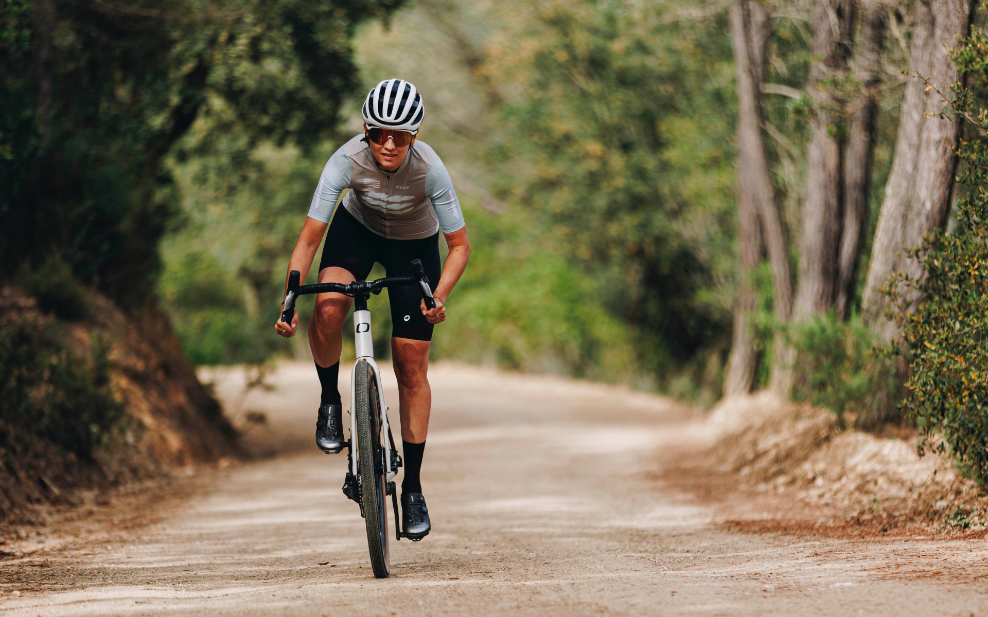 Femme en Gravel sur Nature is Bike