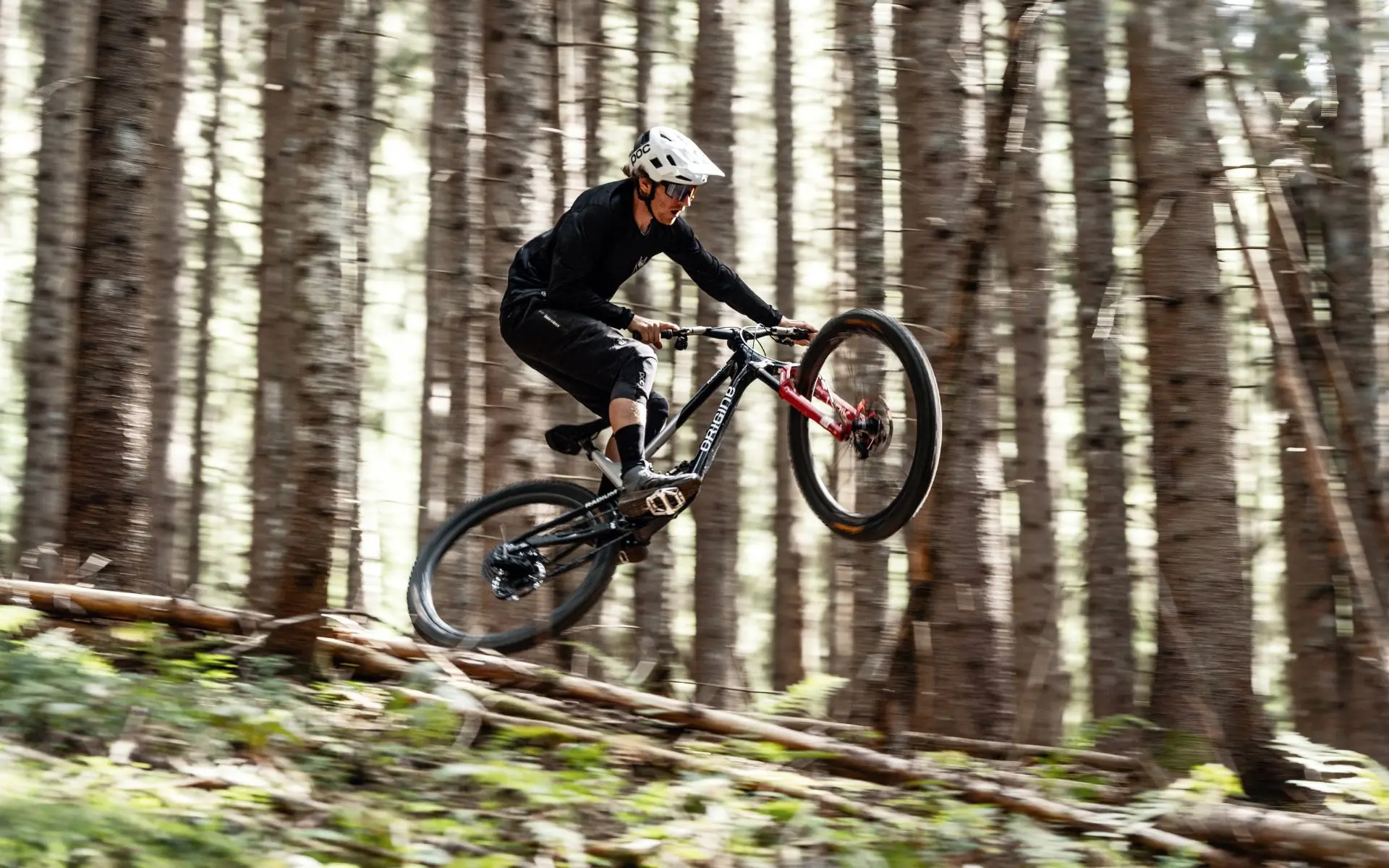 Saut avec le VTT Radium de Origine