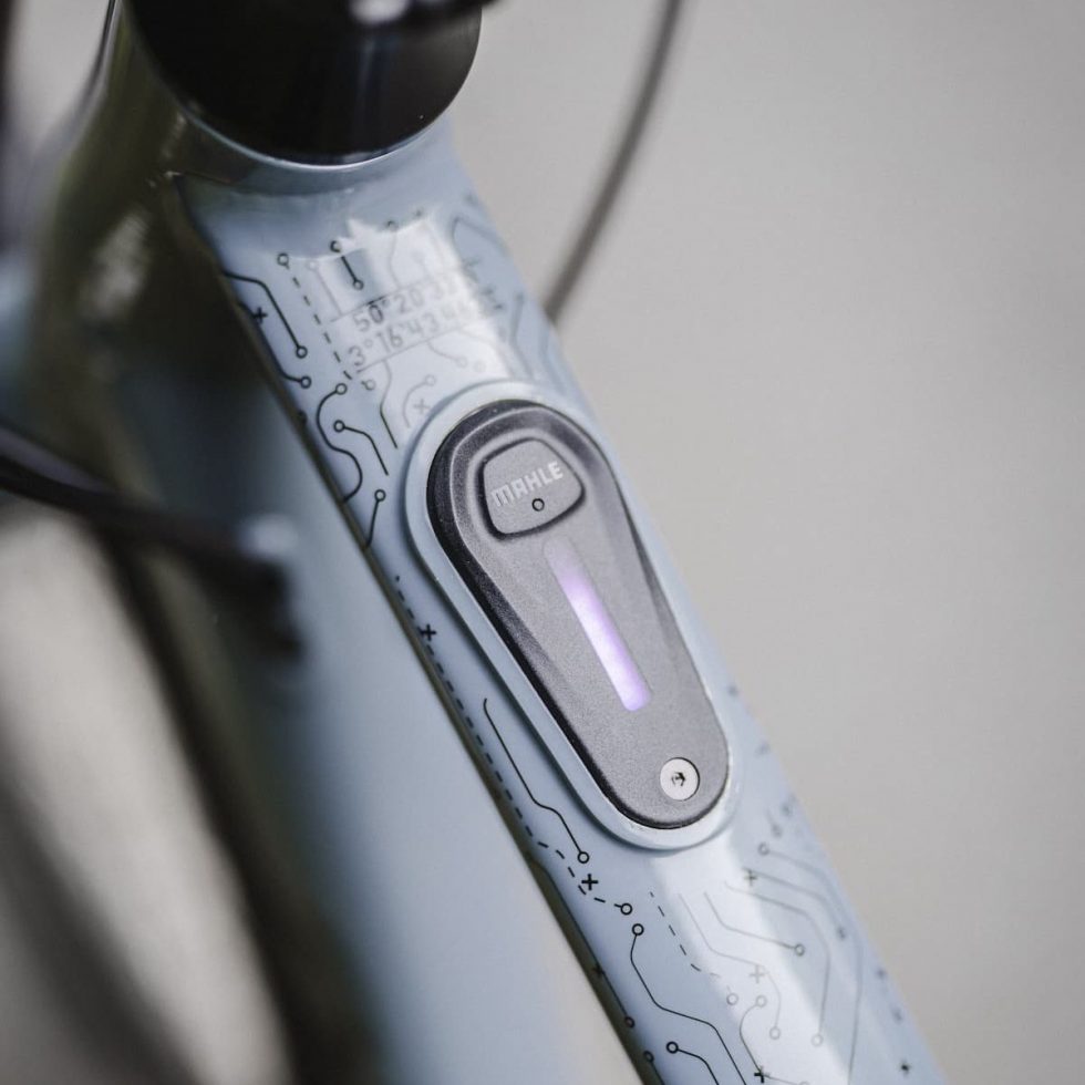 Help, le nouveau vélo sportif à assistance électrique par Origine